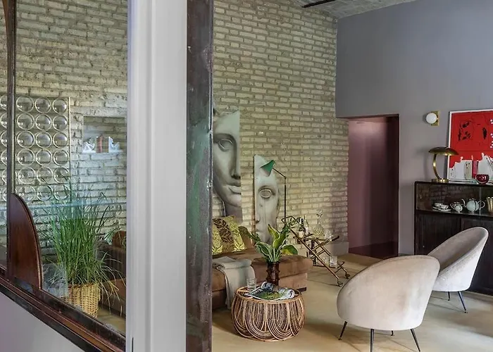 Exclusive, Elegant Apt @Monti